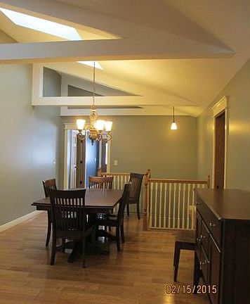 3rd image of 15191 Longfellow Dr