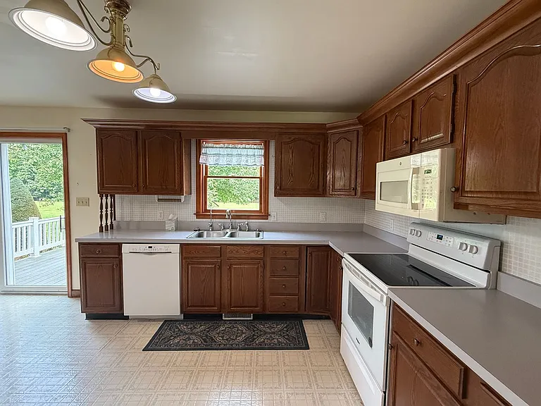 1695 Louser Rd — Photo 12