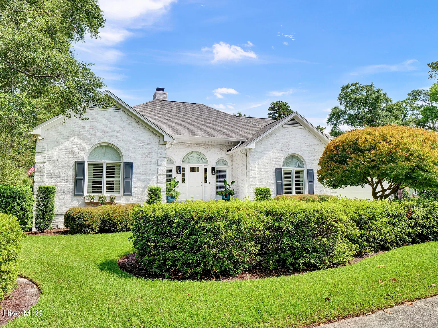 5 bed, 4.0 bath, $6,500 — Photo 2