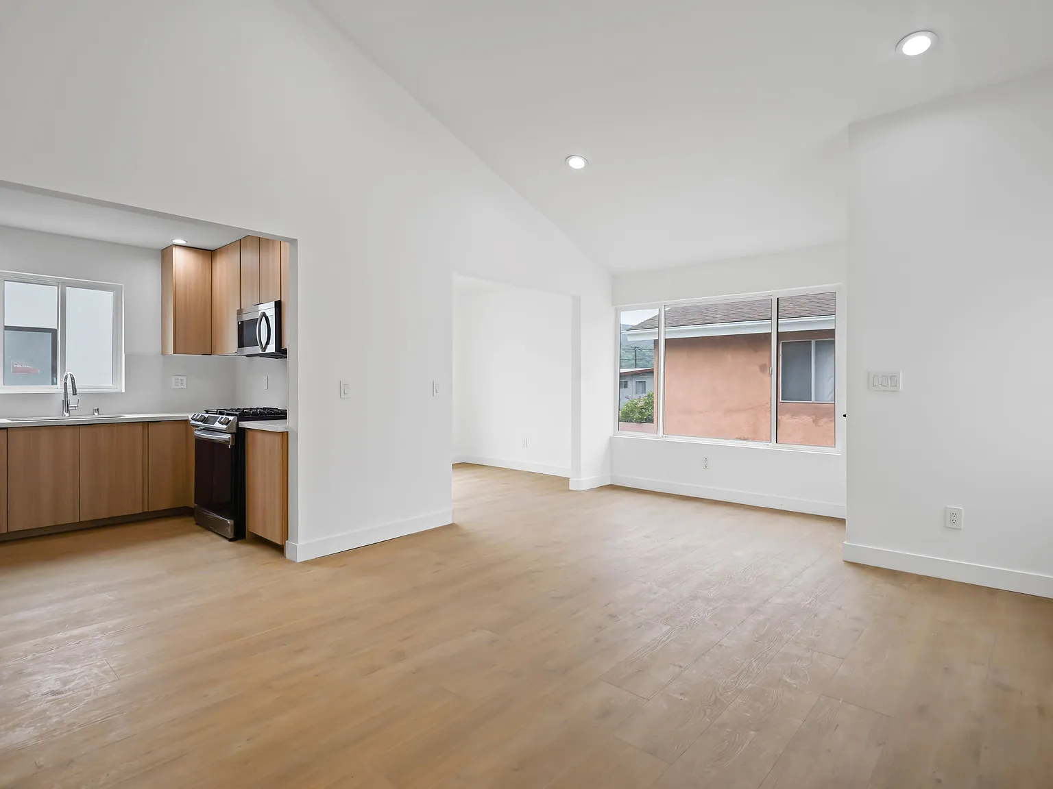 4122 Sequoia St — Photo 2