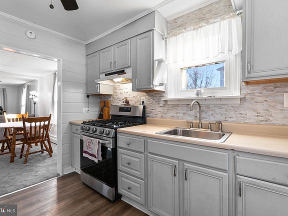 5th image of 2408 Woodridge Rd