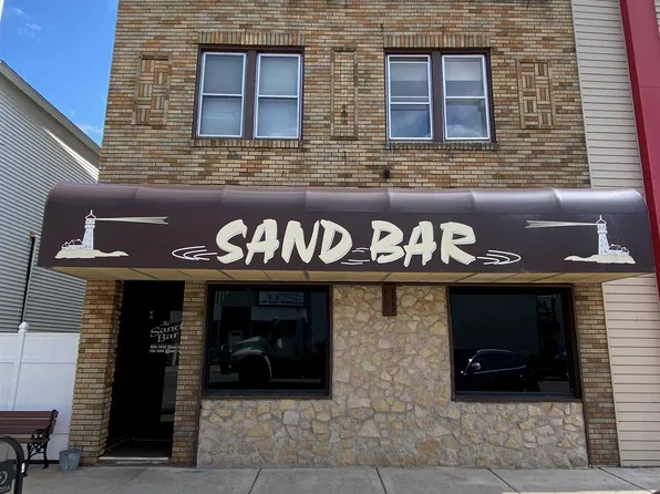 903 Delta Ave, Gladstone, MI 49837