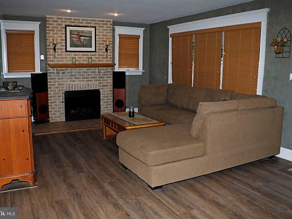 2nd image of 109 Vista Ave