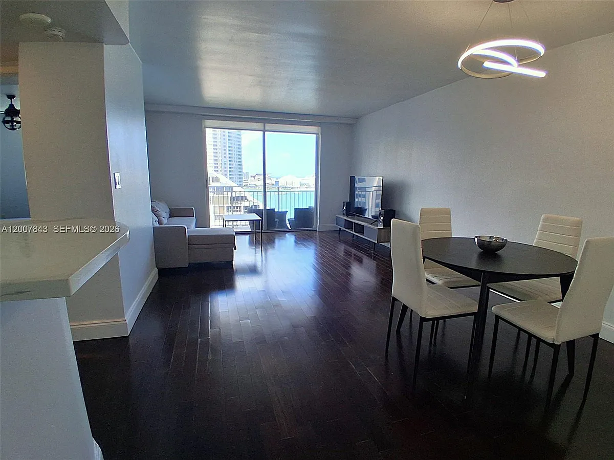 Building Photo - 770 Claughton Island Dr #2011