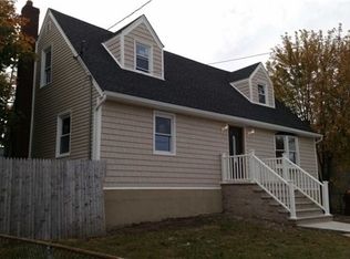 48 Florida Ave, Island Park, NY 11558