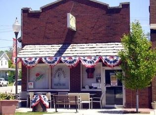 28 N Elm St, Three Oaks, MI 49128