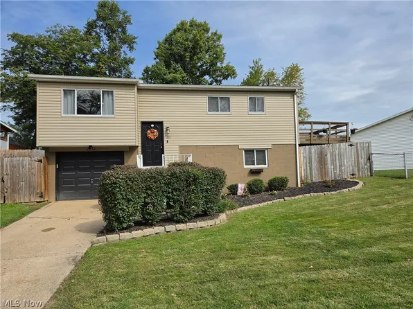 311 Captain Ames Dr, Parkersburg, WV 26104