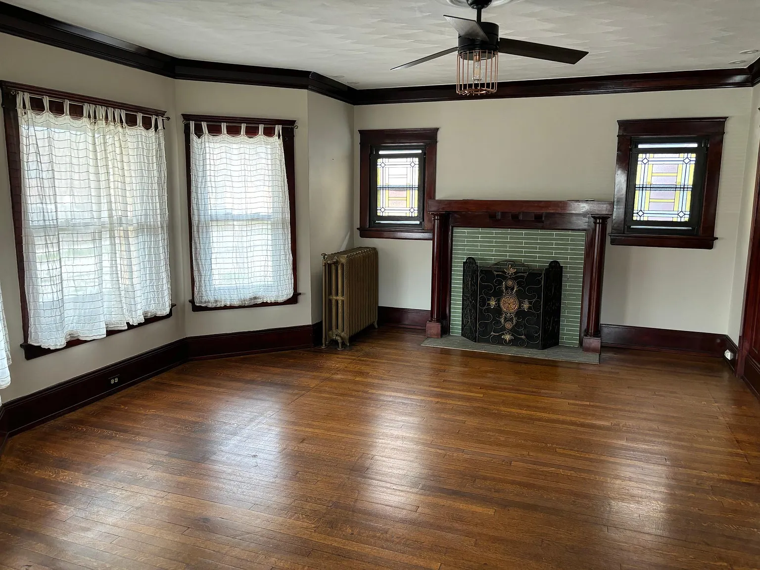 4 bed, 2.5 bath, 3180 sqft, $2,975 — Photo 4