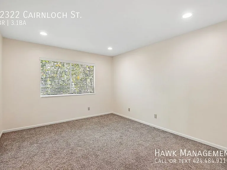22322 Cairnloch St — Photo 47