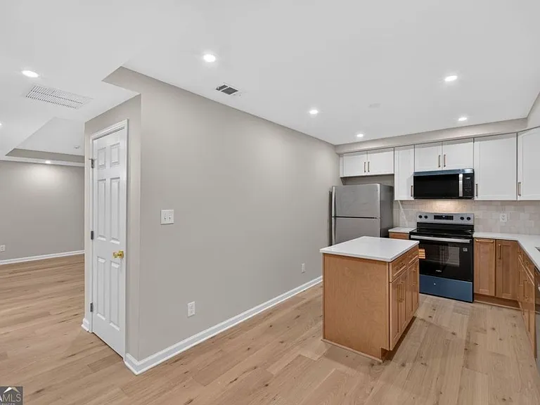 4996 N Peachtree Rd #1 — Photo 8