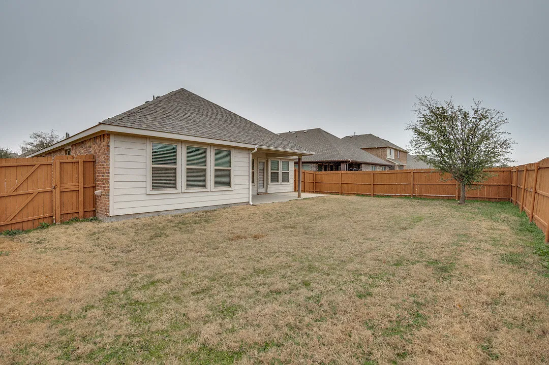 4 bed, 1970 sqft, $2,450 — Photo 3