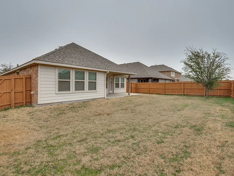 1608 Emma Pearl Ln — Photo 3