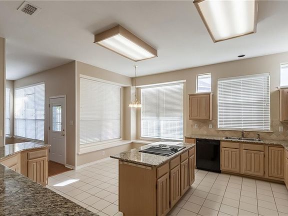 5th image of 638 Oakbend Dr