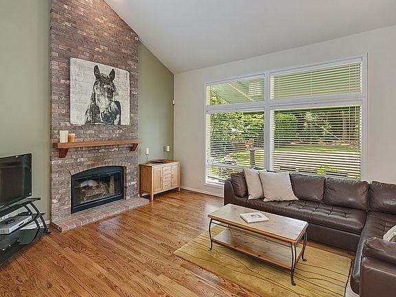 2nd image of 21507 NE 81st St
