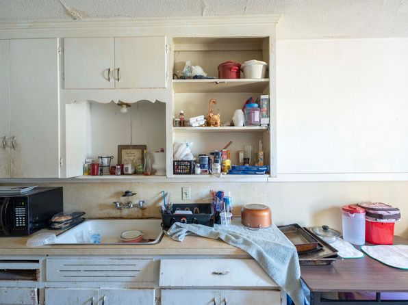 wichita-kansas-443187045 picture