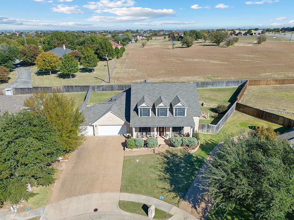1st image of 614 Creek View Dr