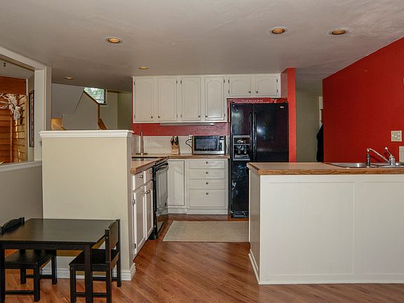 2nd image of 1860 S Marion St
