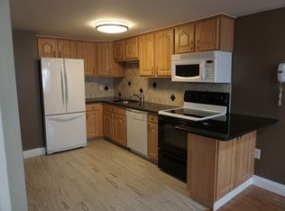 2 Albert Dr UNIT 2, Woburn, MA 01801