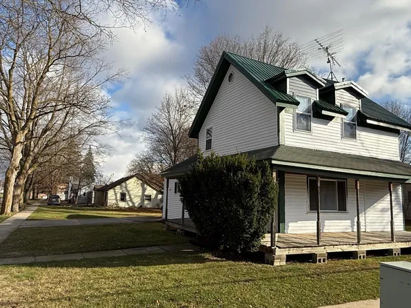 204 E Wright Ave, Shepherd, MI 48883