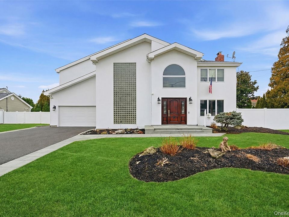 1st image of 61 Bayview Avenue