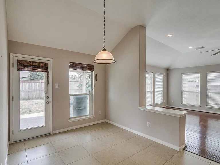 10914 Tattershall Ln — Photo 14