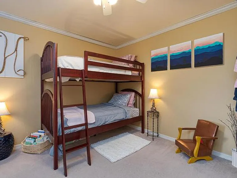 1480 Cresthaven Dr — Photo 6