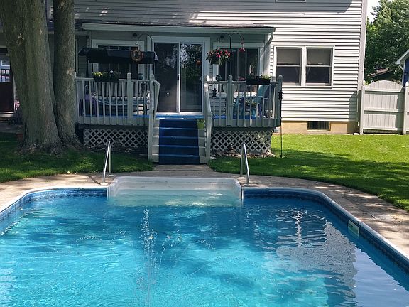 Pool, deck, sunroom