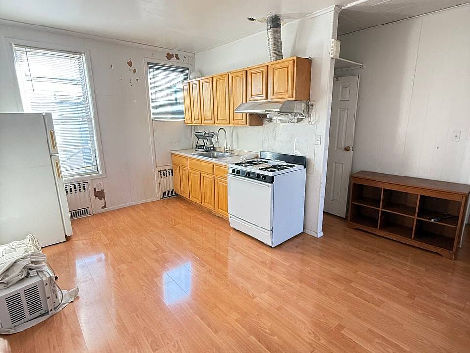 1st image of 2414 McDonald Ave #2B