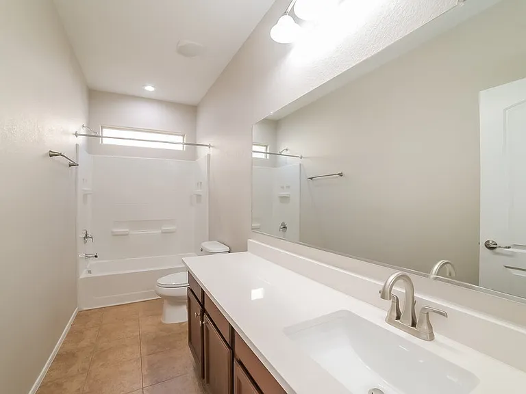 19284 W Woodlands Ave — Photo 9