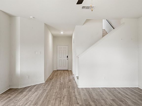 5th image of 300 Hyacinth Way