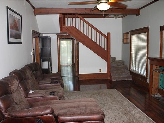 2nd image of 408 W Quincy St