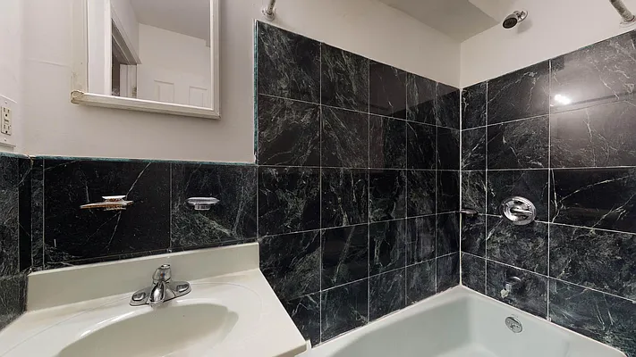 Rented by Bond New York | media 14