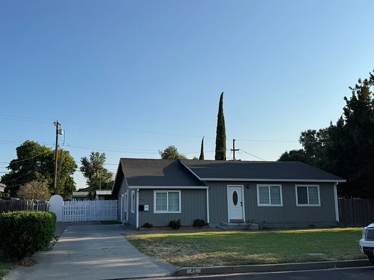 45 Sioc St — Photo 2