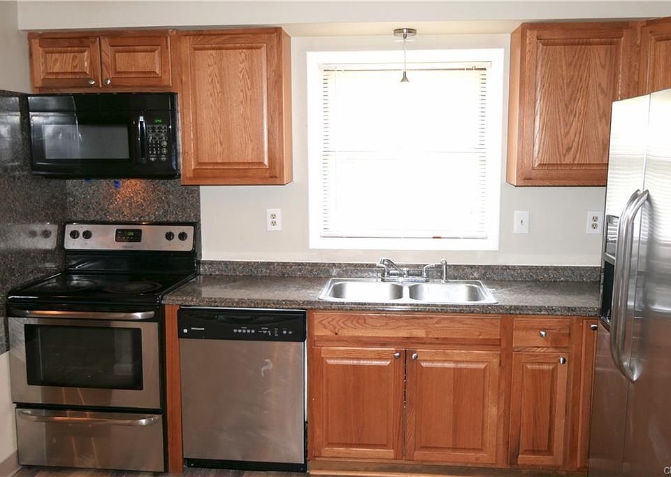 1st image of 109 Edgewood Pl