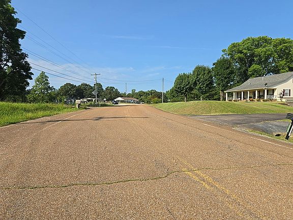 4th image of 55 Shady Hill Rd