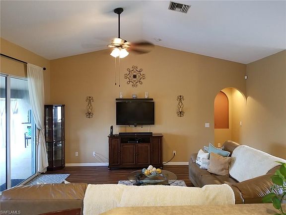 4th image of 1809 SW 26th Ter