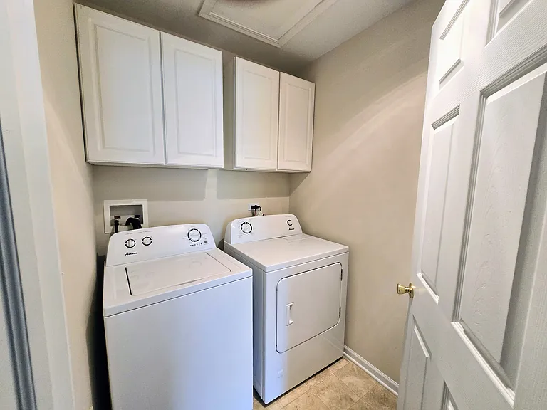 4039 Blackstone Dr — Photo 9