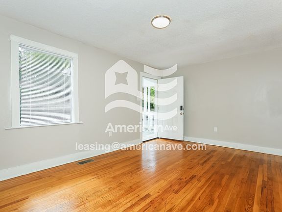 750552_004_wm_-_living_room_13253433.jpg