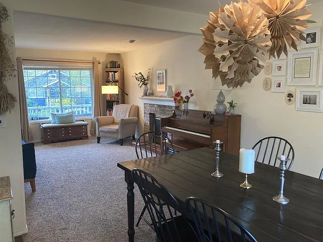 dining room / living room