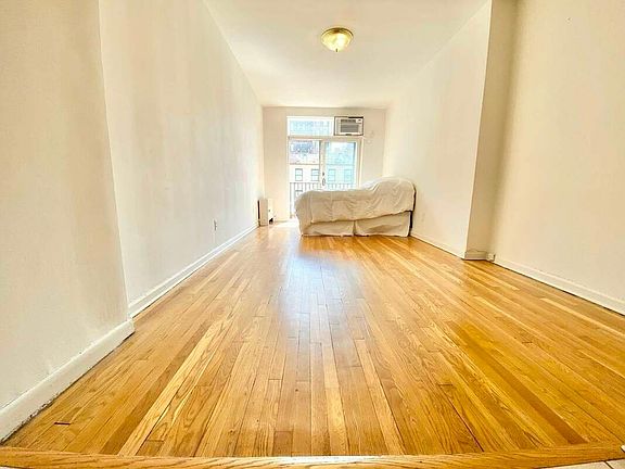 3rd image of 248 W 21st St #3B2