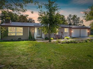 3877 Double Q Rd, Green Bay, WI 54311
