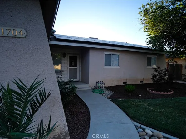 1704 Bliss Ave, Clovis, CA 93611