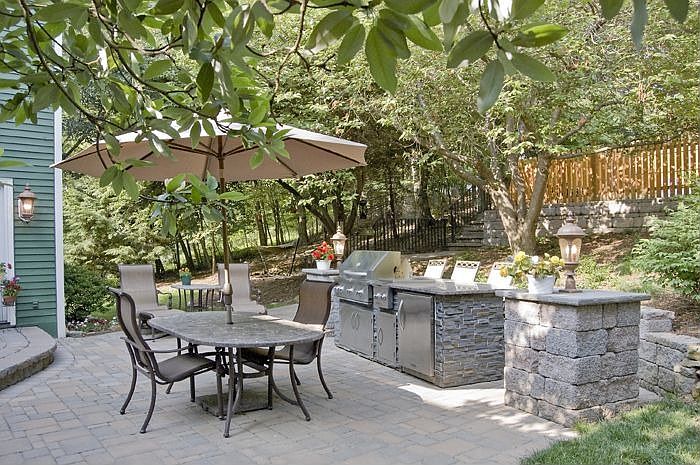 Stunning hardscapes and Outdoor Kitchen area