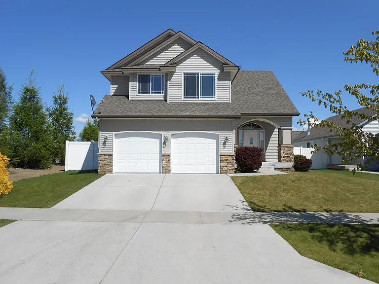 7504 N Calamonte Ln — Photo 1