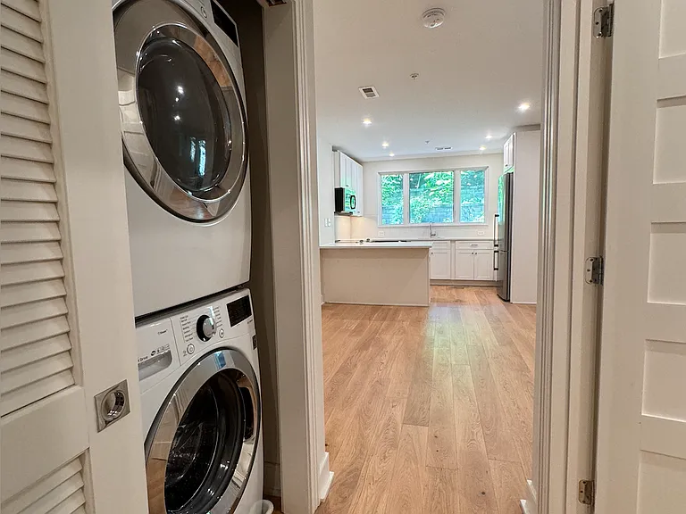 3016 Dumbarton St NW #101 — Photo 13