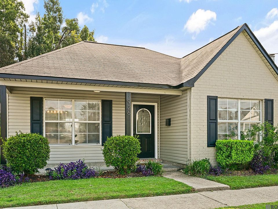 1st image of 926 Woodvine Dr
