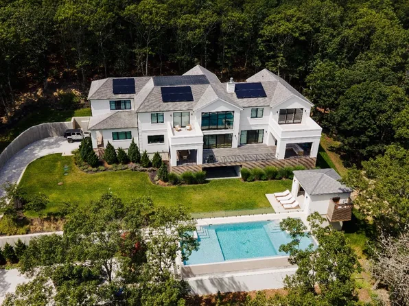 (undisclosed Address), East Hampton, NY 11937