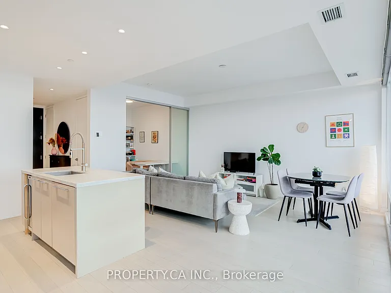 488 University Ave #5308 — Photo 7