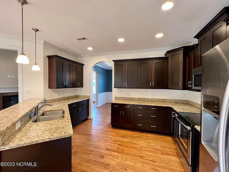 206 Sandy Springs Rd — Photo 12