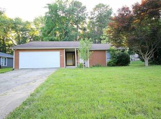 6345 Lake Forest Rd E, Charlotte, NC 28227